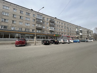Космонавтов, 11