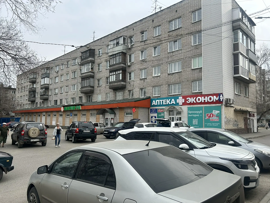 Челюскинцев, 69