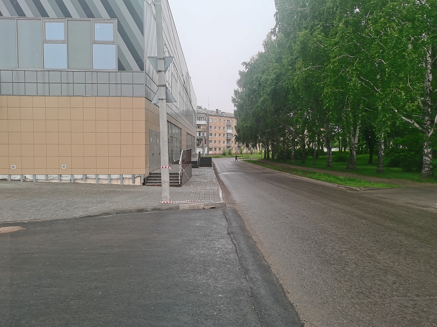 Тореза, 24 к1 ТЦ Запсиб