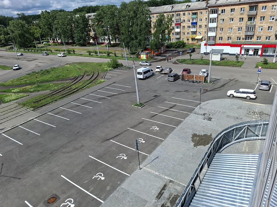 Тореза, 24 к1 ТЦ Запсиб