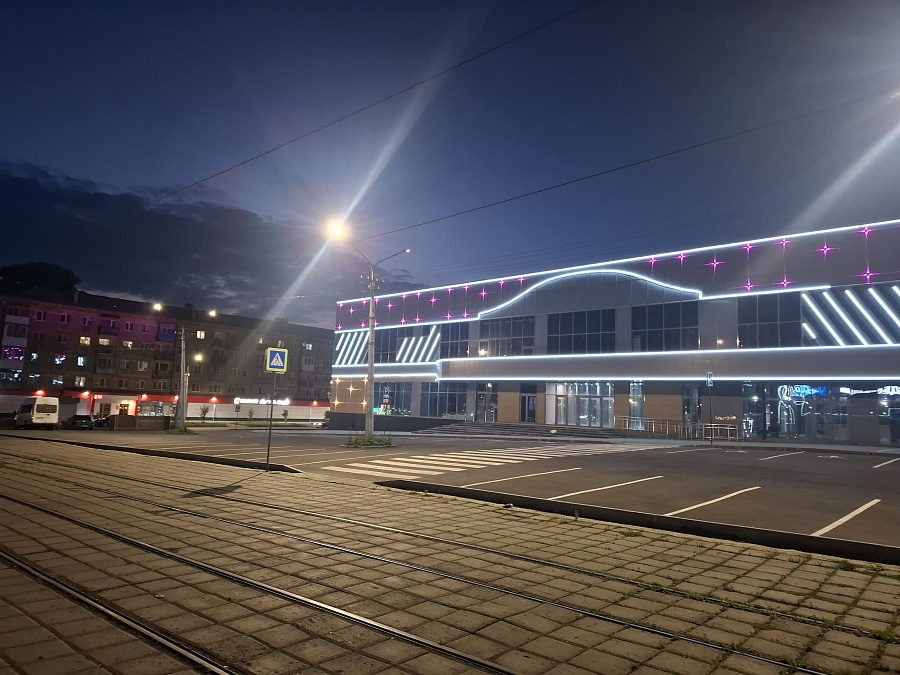 Тореза, 24 к1 ТЦ Запсиб