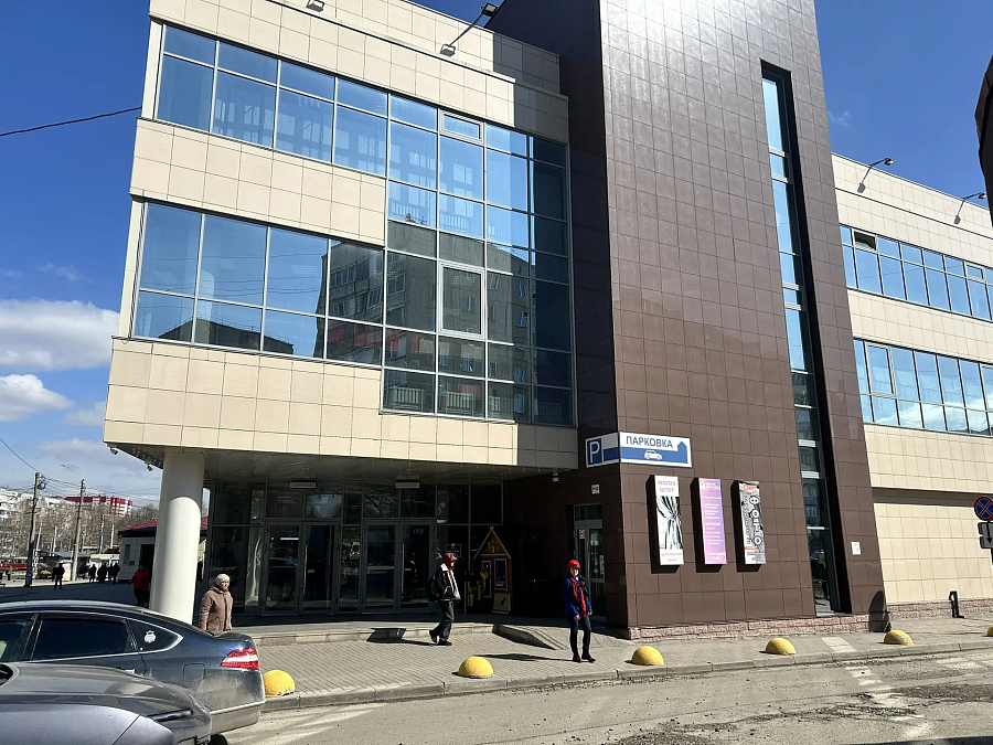 Попова, ТЦ "Район", 70Д