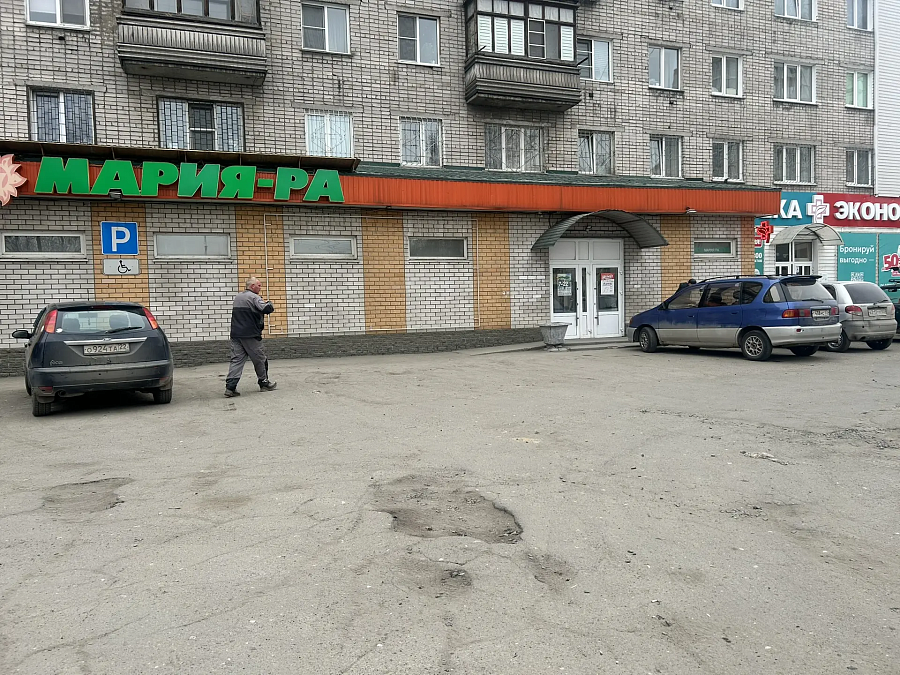 Челюскинцев, 69